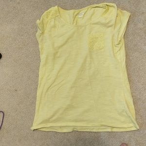 A short sleeve yellow top